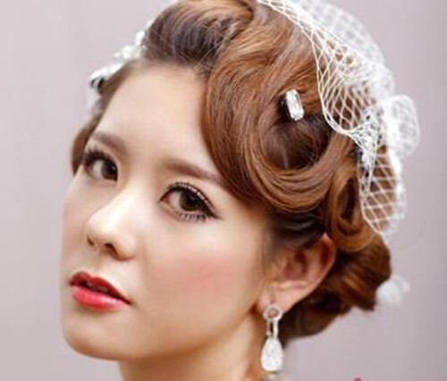 演出发型盘发_舞台演出盘发发型女_商业演出盘发