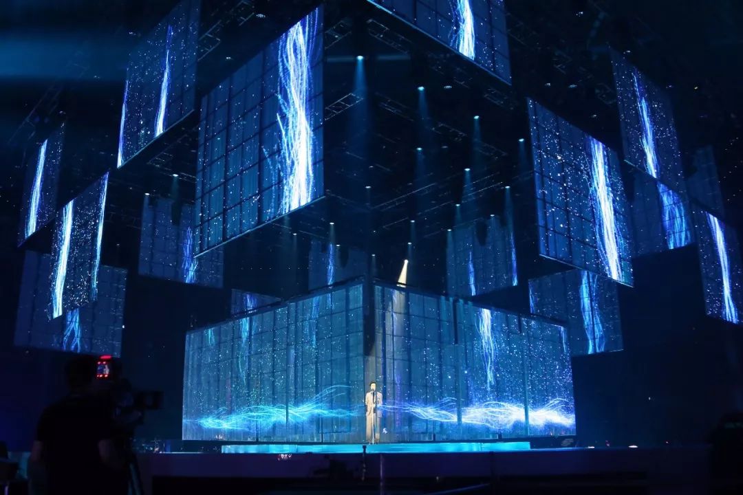 李健演唱会舞台搭建_李健演唱会团队_李健邀请学员参加演唱会