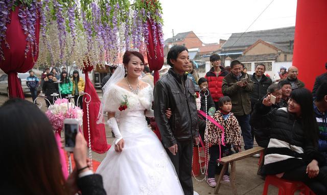 个旧婚礼舞台搭建_婚礼舞台搭建价格明细_婚礼舞台搭建的道具有哪些