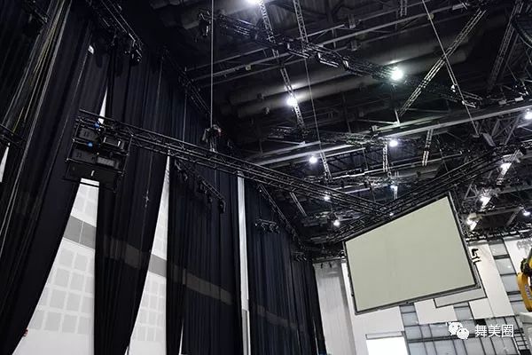 舞台设计及搭建_搭建舞台设计灯光公司投资额度_搭建舞台设计方案