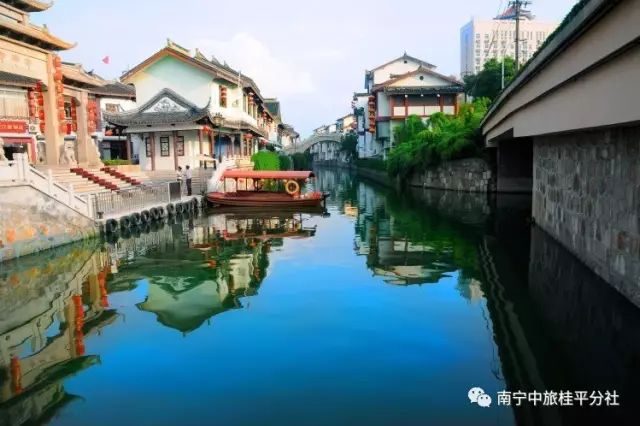 云南婚礼舞台搭建费用_搭建一个婚礼舞台需要多少钱_搭建婚礼舞台累吗