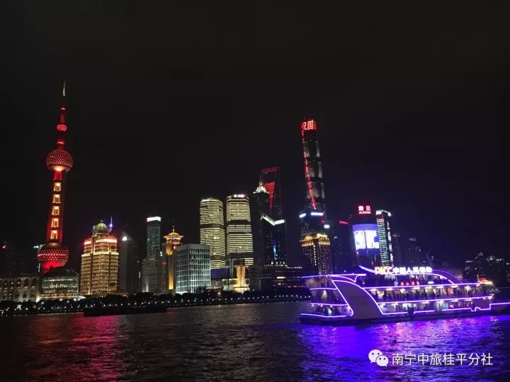 云南婚礼舞台搭建费用_搭建一个婚礼舞台需要多少钱_搭建婚礼舞台累吗