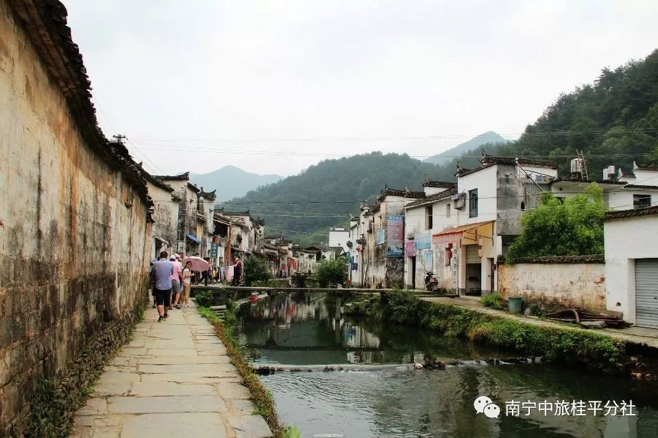 云南婚礼舞台搭建费用_搭建一个婚礼舞台需要多少钱_搭建婚礼舞台累吗