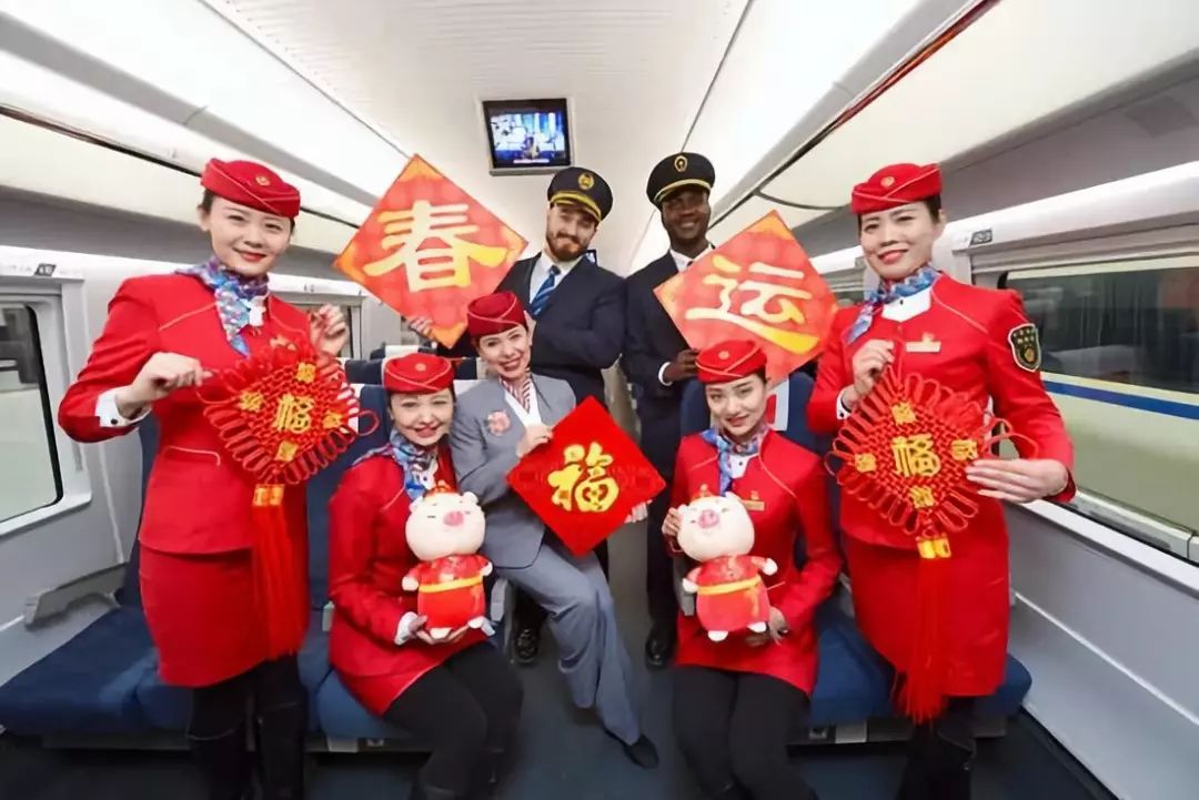 搭建婚礼舞台累吗_搭建一个婚礼舞台需要多少钱_云南婚礼舞台搭建费用