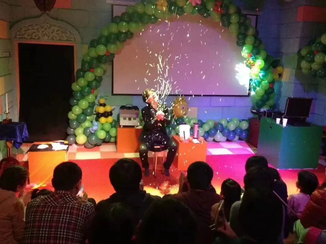 北京魔术商业演出公司_北京魔术表演门票_北京舞台魔术