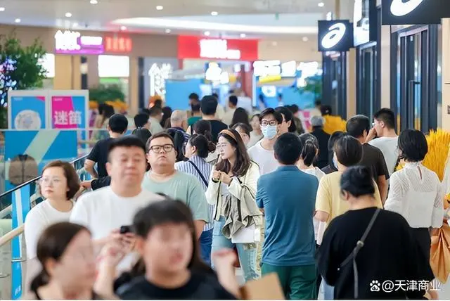 商场奥特莱斯_奥特莱斯商业体_奥特莱斯商业演出