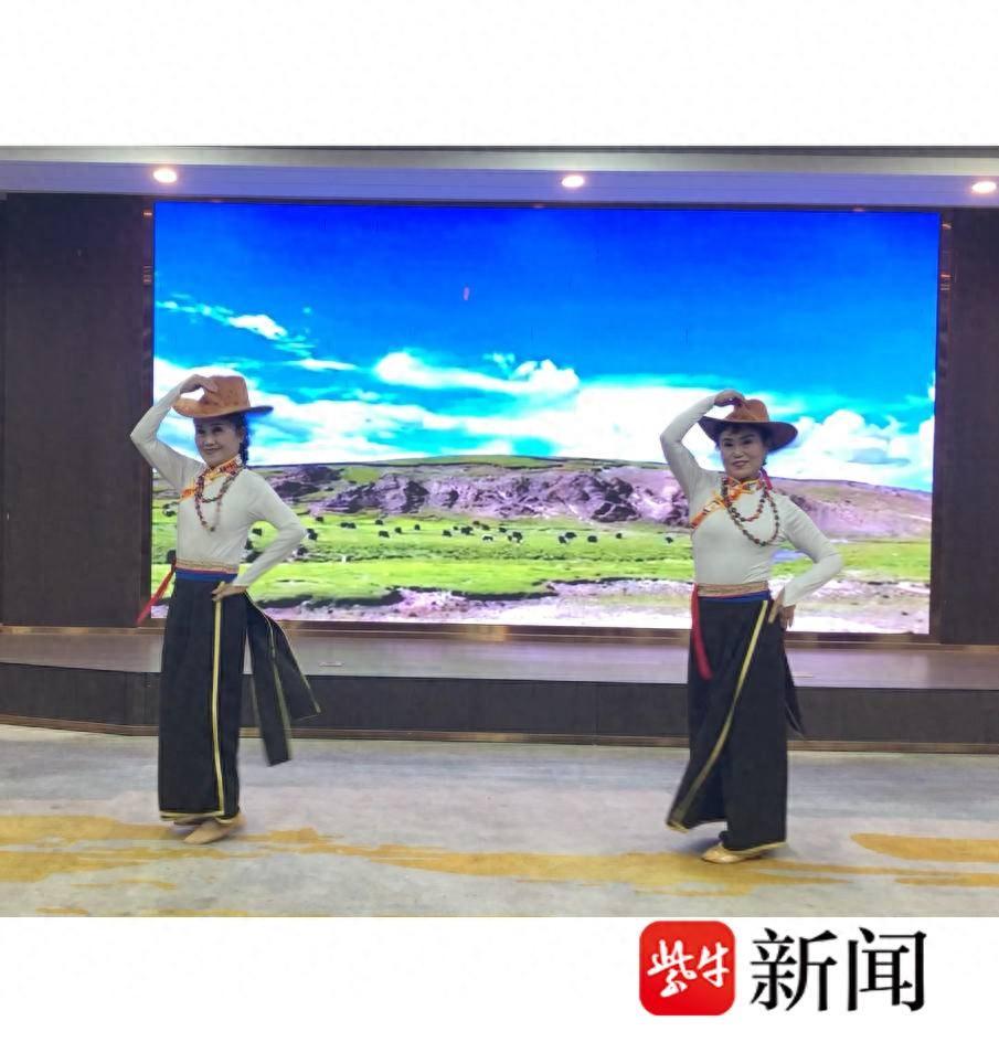 搭建舞台的架子叫什么_搭建舞台图片_自己搭建的舞台