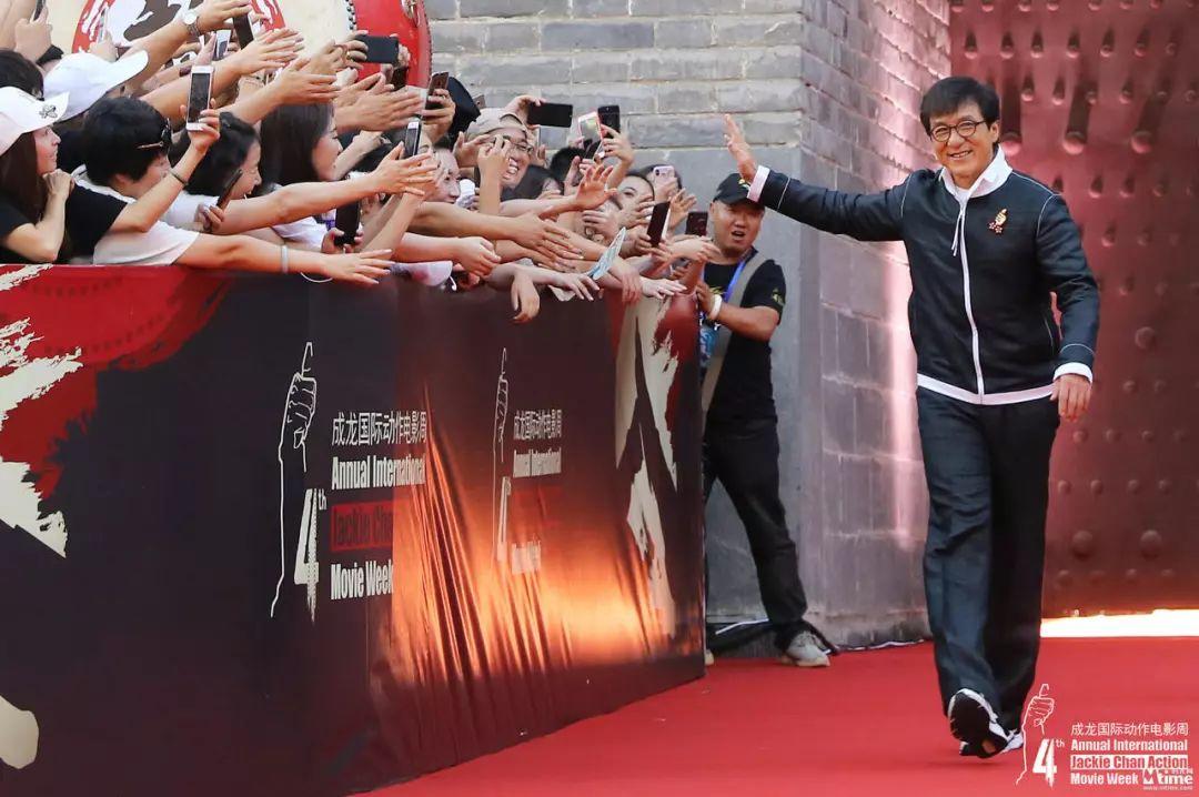 大张伟商演价格_大张伟商业演出是真的吗_演出商业大张伟是什么电影