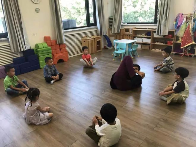 舞台搭建幼儿园_幼儿毕业舞台搭建_搭建舞台教案