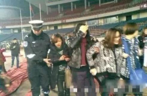 体育场舞台搭建_体育场如何搭建演唱会舞台_大型演唱会舞台搭建