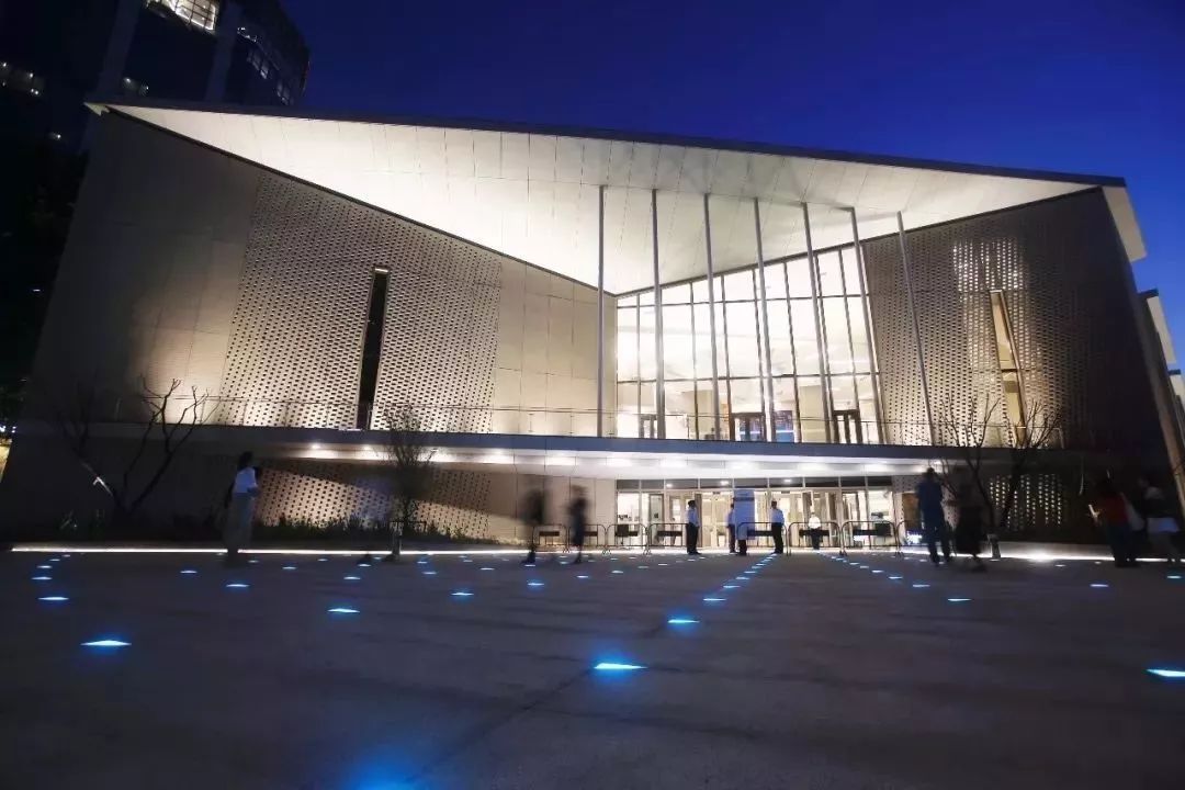 上海舞台灯光工程公司_上海舞台搭建灯光_搭建灯光上海舞台的软件