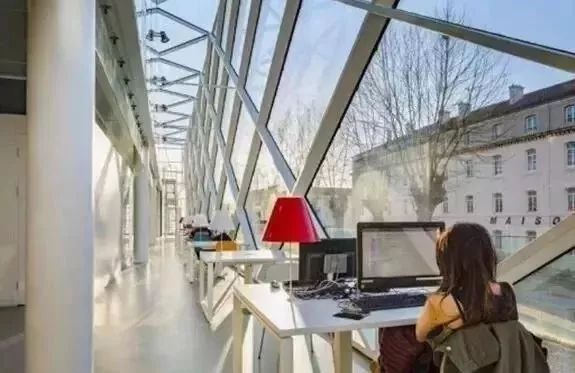 上海舞台灯光工程公司_上海舞台搭建灯光_搭建灯光上海舞台的软件